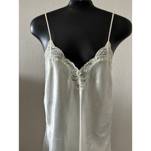 Cacique Teddy Tank Top Slip Size Large - Picture 2 of 4